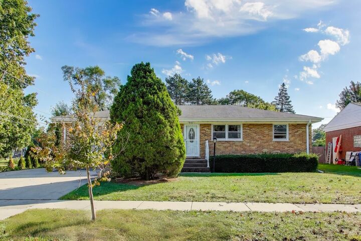 901 S Can Dota Avenue  Mount Prospect IL 60056 photo