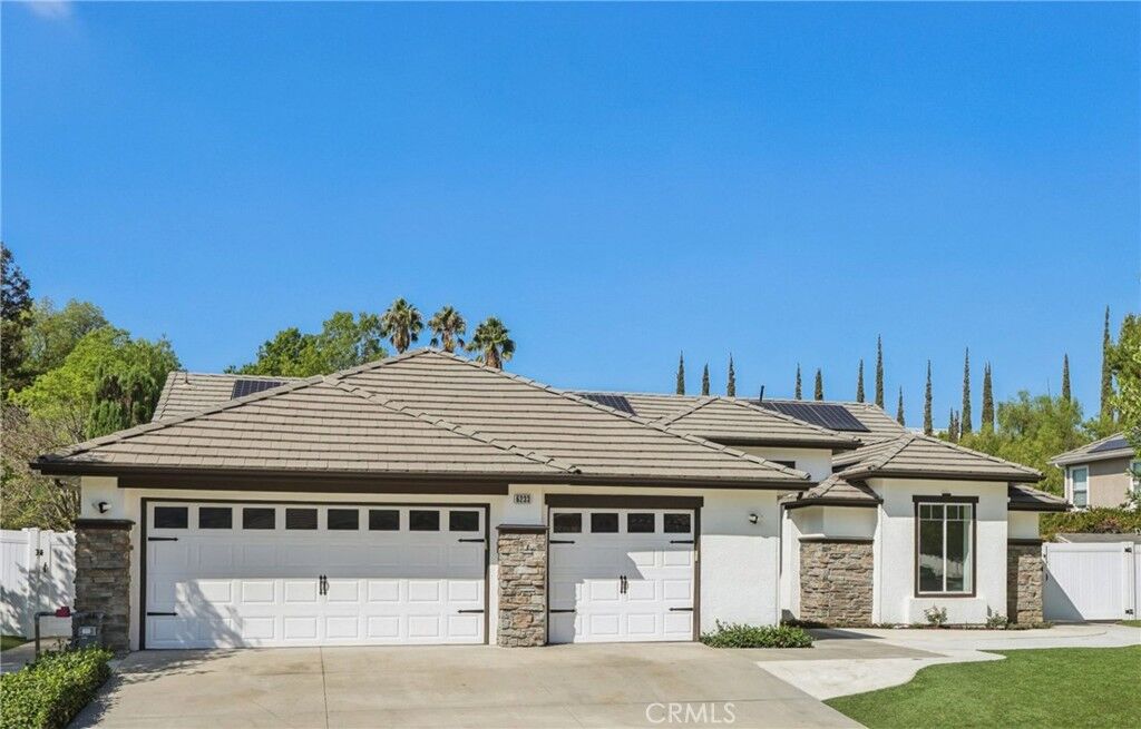 Property Photo:  6233 Penfield Avenue  CA 91367 