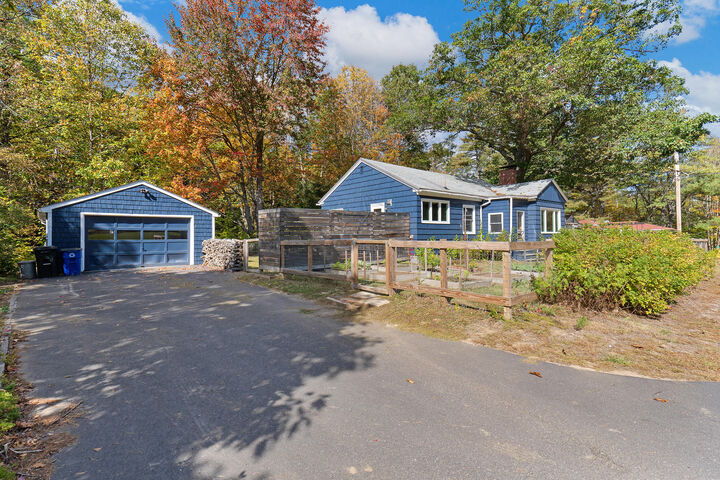 Property Photo: 204 Main Street ME 04252