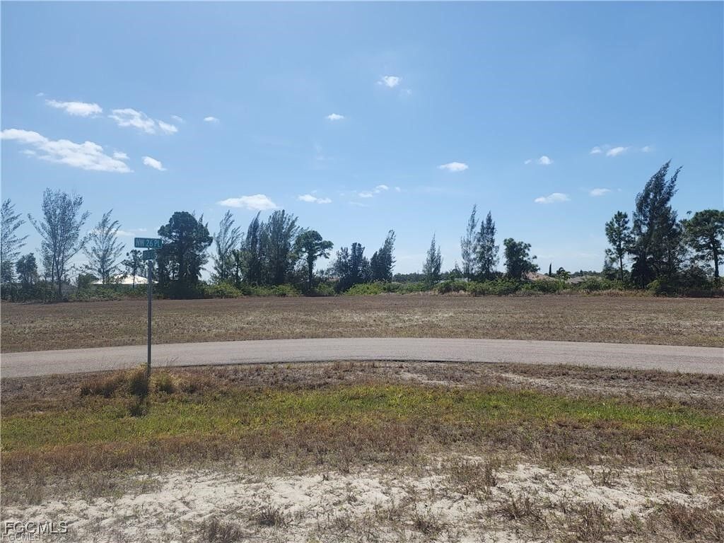 Property Photo:  2600 NW 26th Court  FL 33993 