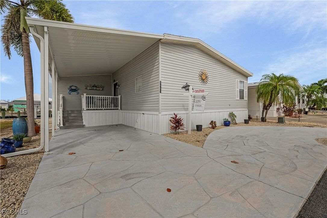 Property Photo:  3057 Sloop Lane  FL 33956 