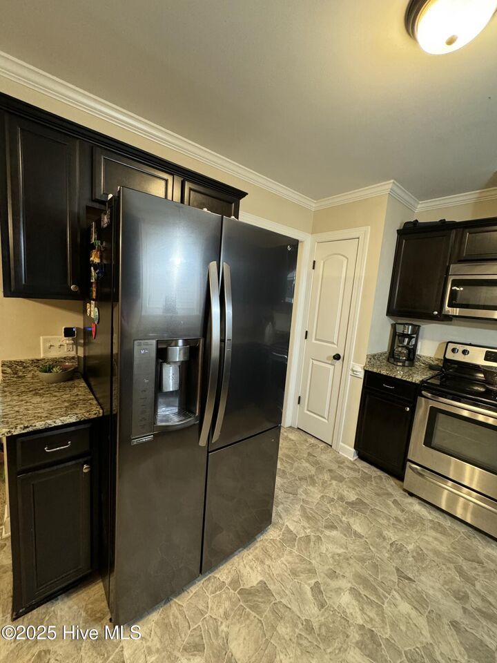 Property Photo:  510 Planters Ridge Drive  NC 27863 