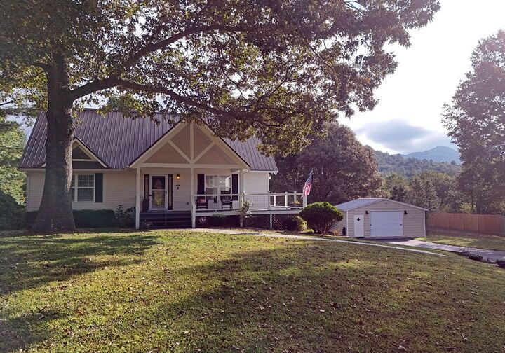 Property Photo: 3601 Swallows Creek Road GA 30546