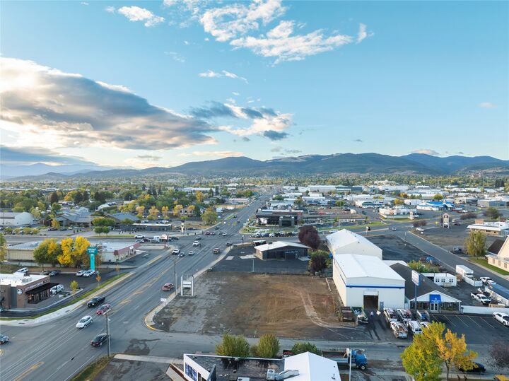 Property Photo: 2216 N Montana Avenue MT 59601