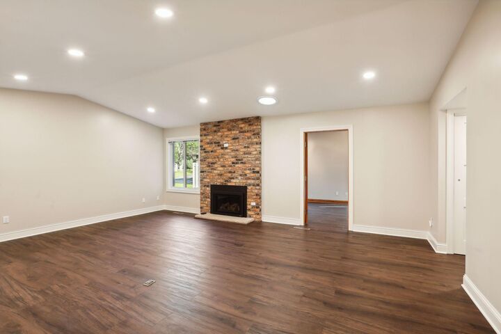 Property Photo:  1195 Weston Lane N  MN 55447 