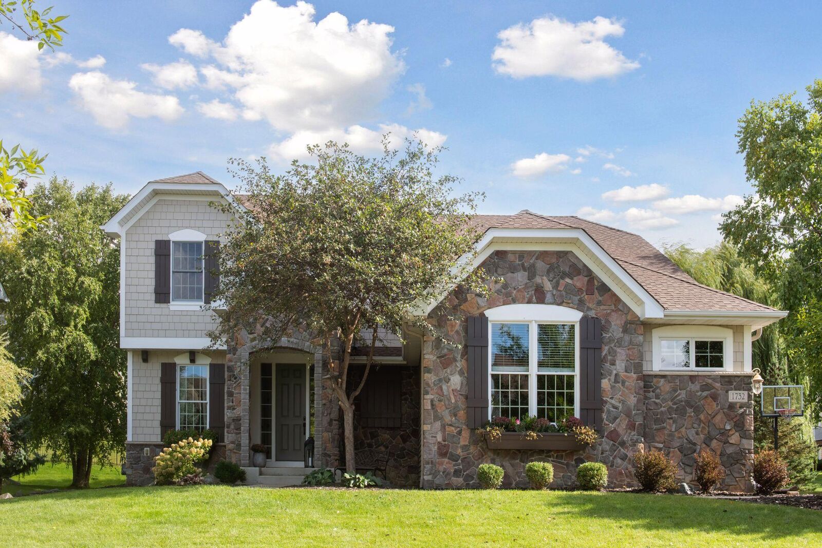 Property Photo:  1732 Carriage Drive  MN 55386 