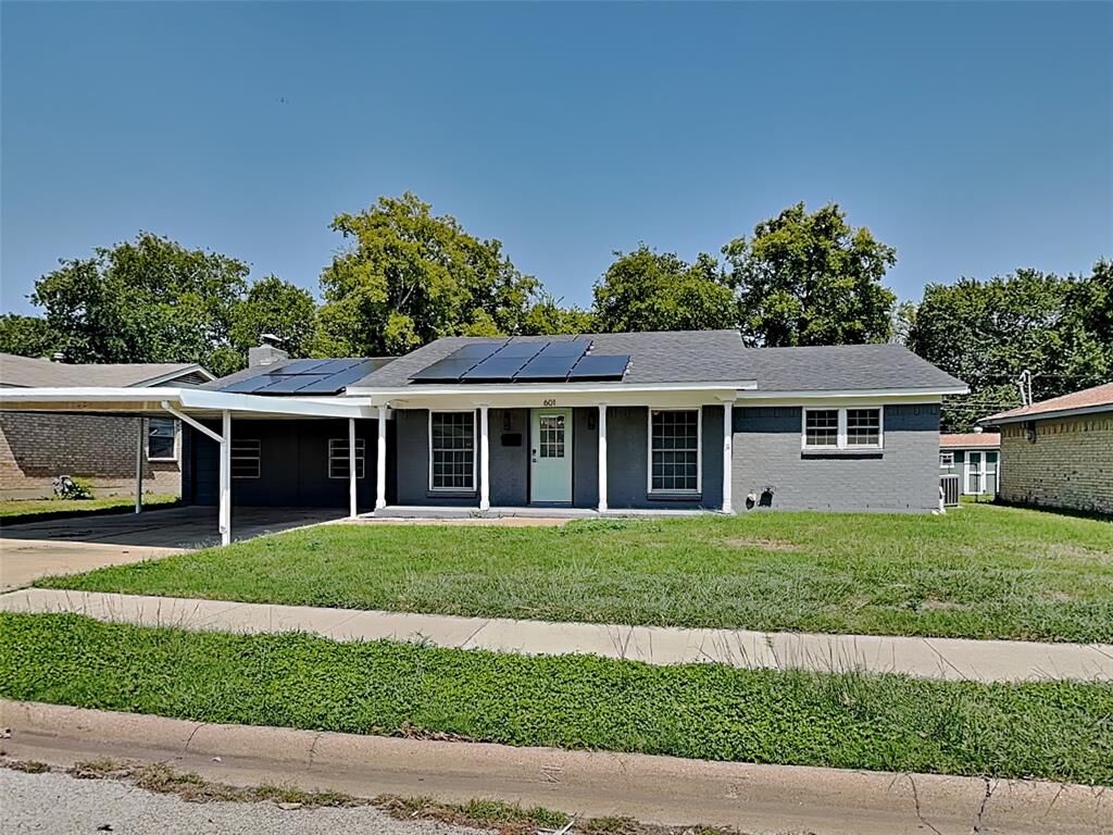 Property Photo: 601 Ruidoso Drive TX 76179