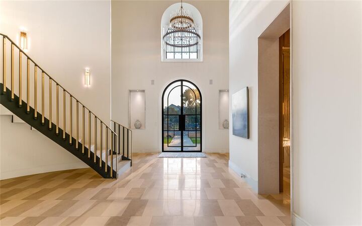 Property Photo:  1 Dorset Place  TX 75229 