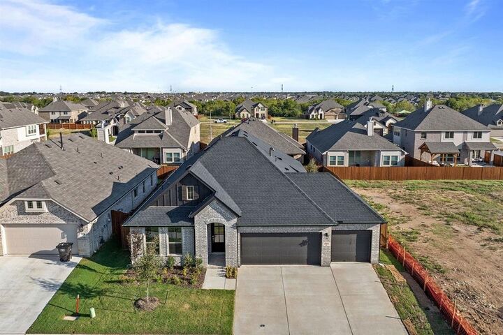 Property Photo: 4500 Copper Point TX 76036