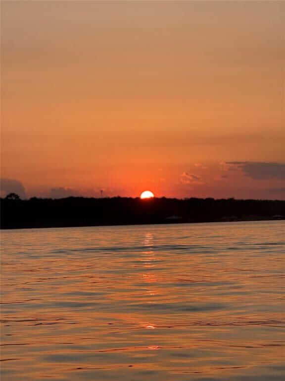 Property Photo: 6827 Briar Road TX 76020