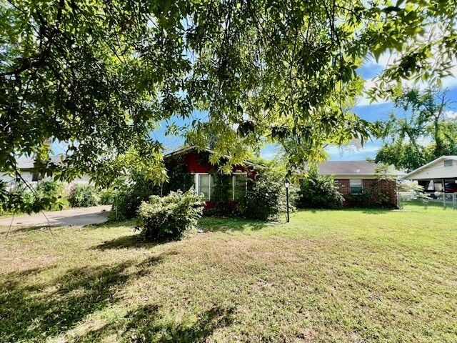 Property Photo:  706 NW 5th Street  AR 72712 