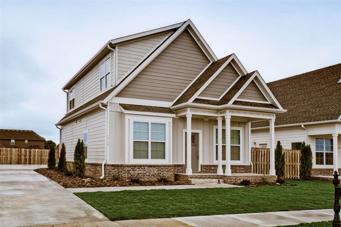 Property Photo:  1711 Broadway Place  AR 72758