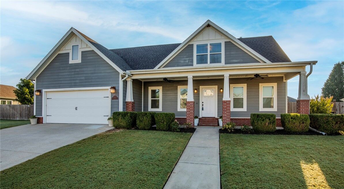 Property Photo: 1213 Chancery Lane AR 72718