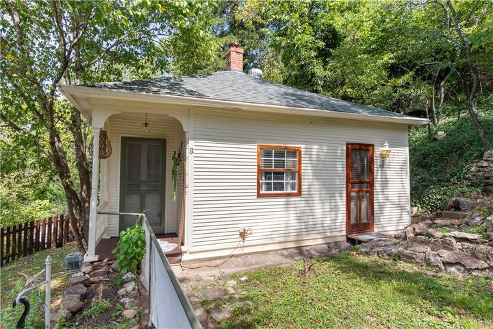 Property Photo:  19 Jackson Street  AR 72632 