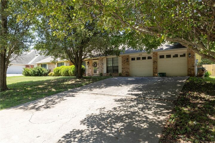 1643 N Arthurs Court  Fayetteville AR 72701 photo
