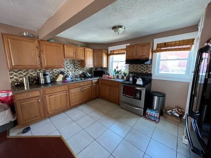Property Photo:  20 Ashland St 1  MA 01830 