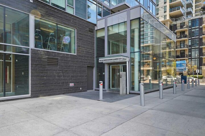 Property Photo:  108 Waterfront Court SW 1007  AB T2P 1K7 