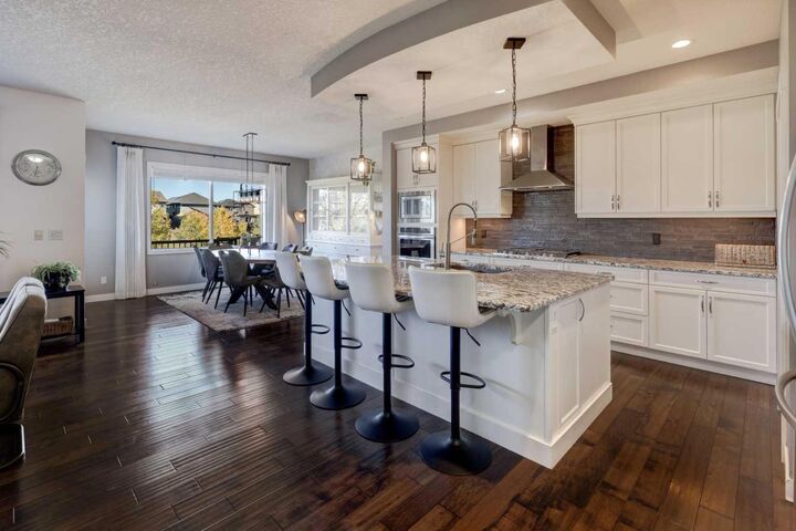 Property Photo:  213 Kingsmere Cove SE  AB T4A 0S1 