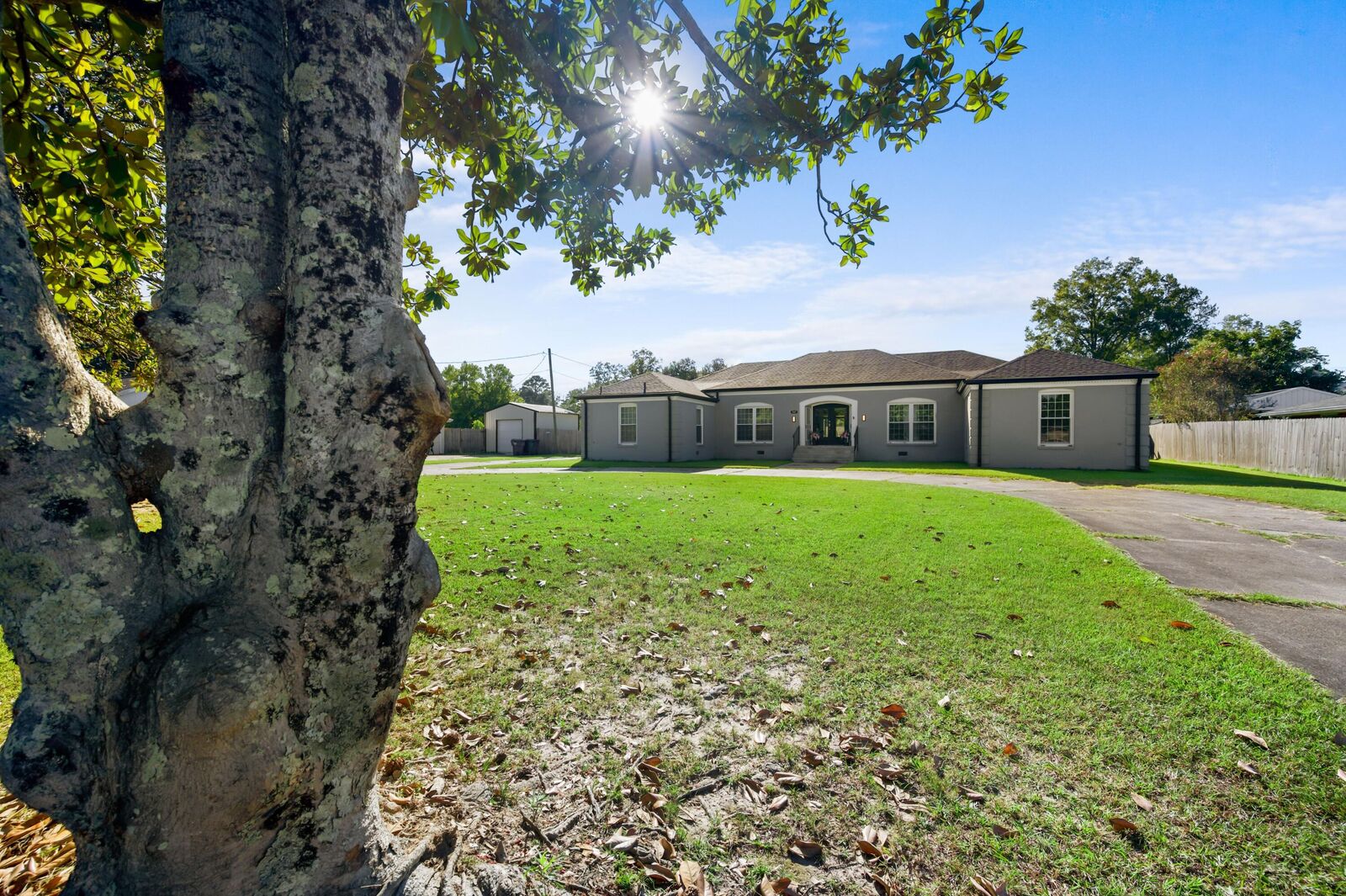Property Photo:  707 S Texas St  LA 70634 