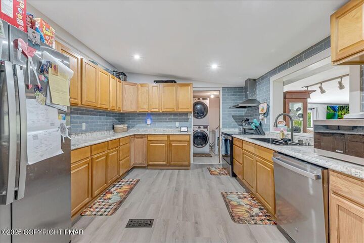 Property Photo:  2179 Deer Track Drive  PA 18302 