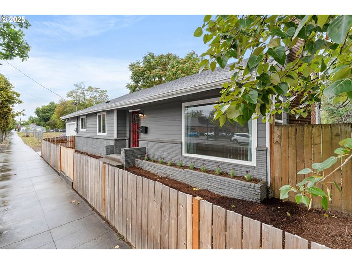 206 NE 102nd Ave  Portland OR 97220 photo