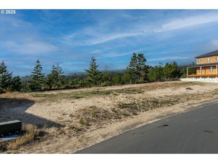 Property Photo:  Seaview Dr 53  OR 97130 
