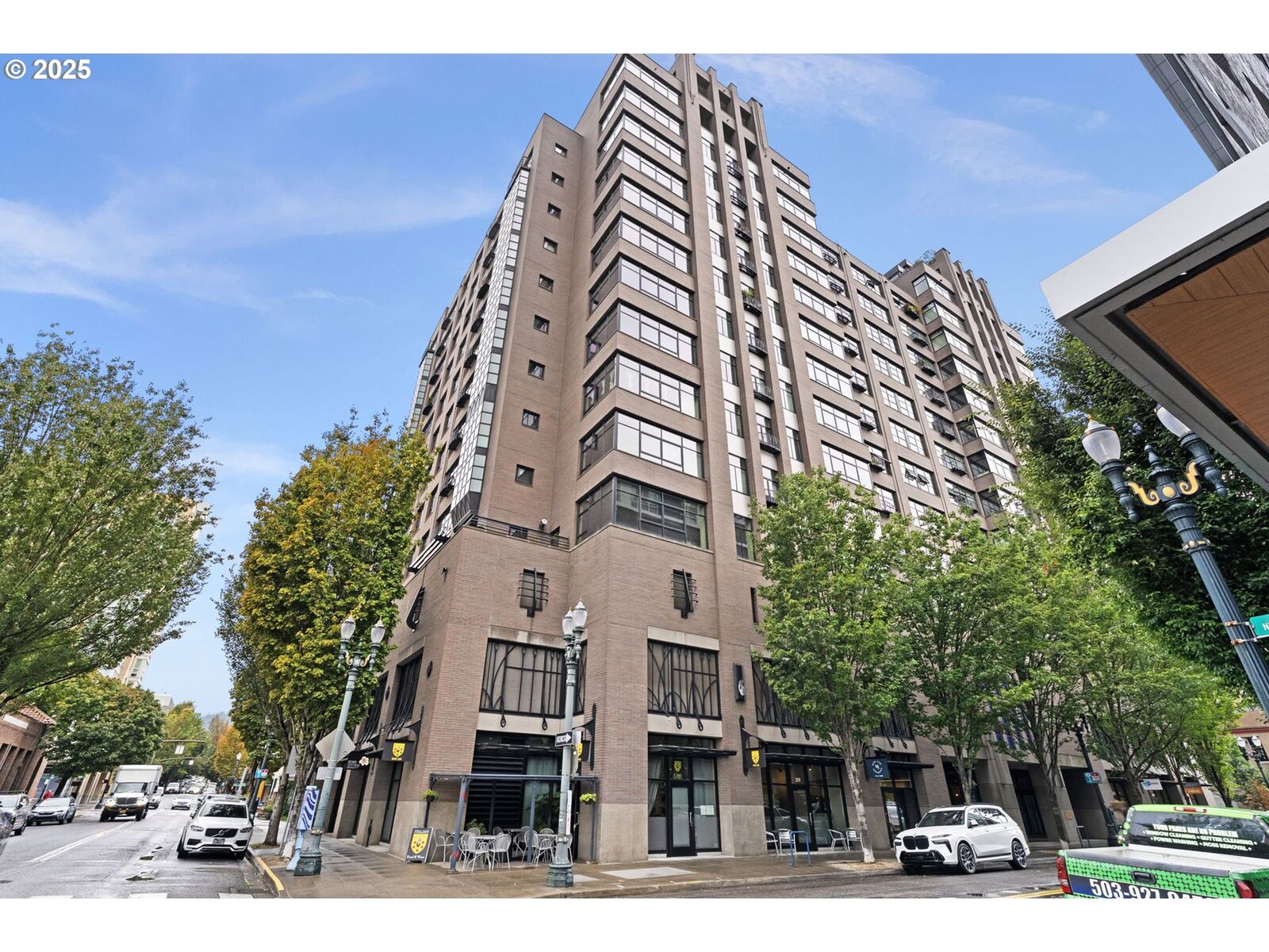 Property Photo:  333 NW 9th Ave 1217  OR 97209 