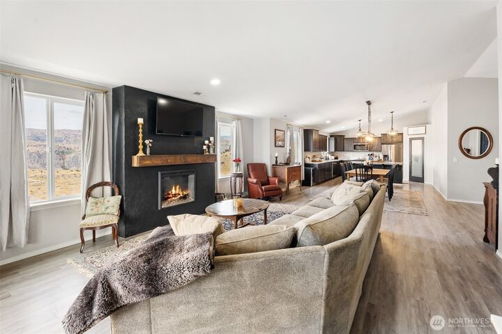 Property Photo:  70  Hill Range Lane  WA 98858 