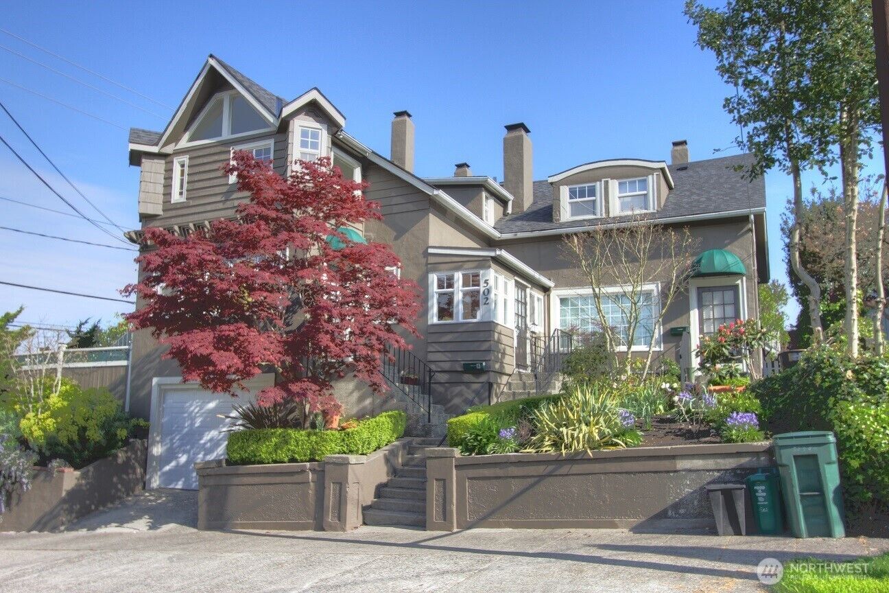 Property Photo:  502 NE 72nd Street B  WA 98115 