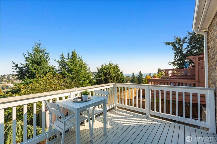 Property Photo:  3028  26th Avenue W  WA 98199 
