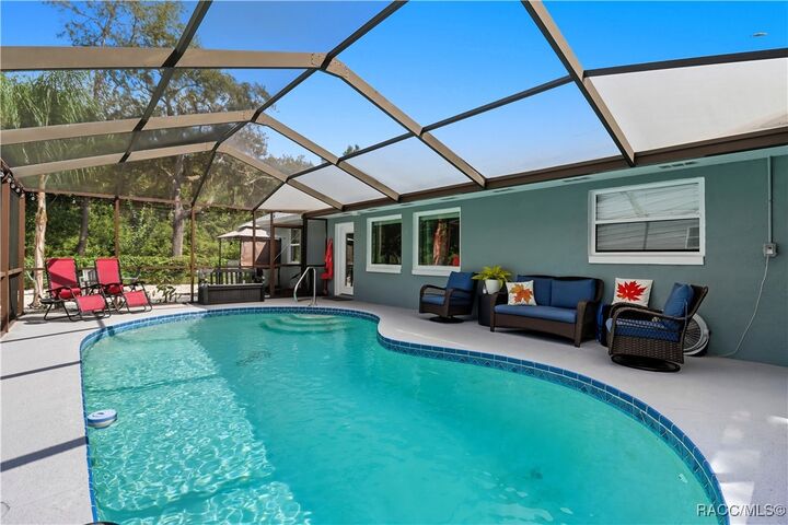 Property Photo: 1655 W Dock Place FL 34434