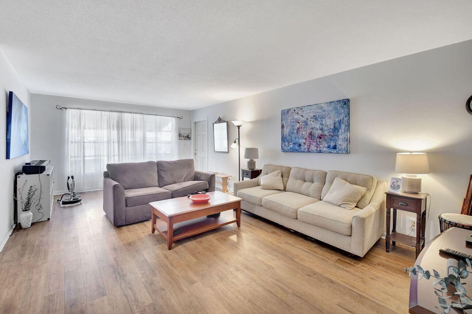 Property Photo:  170 High Point Terrace E Apt B  FL 33445 