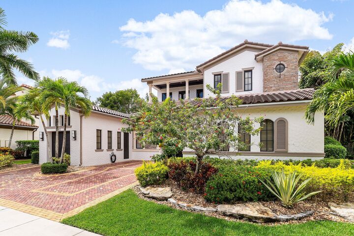 Property Photo: 9910 Bay Leaf Court FL 33076