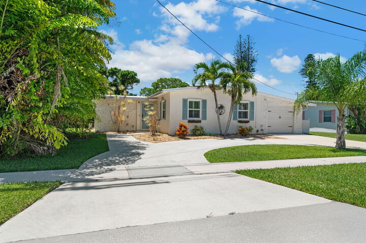 Property Photo:  3248 SE Monte Vista Street  FL 34952