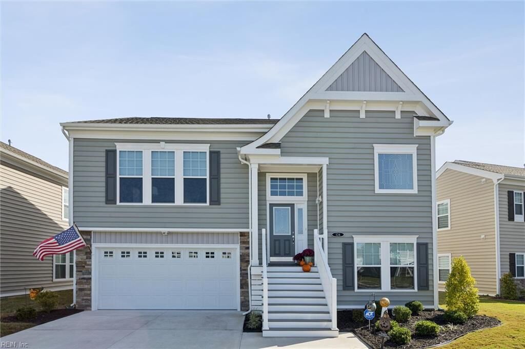 Property Photo:  124 Corcoran Ln  VA 23434 