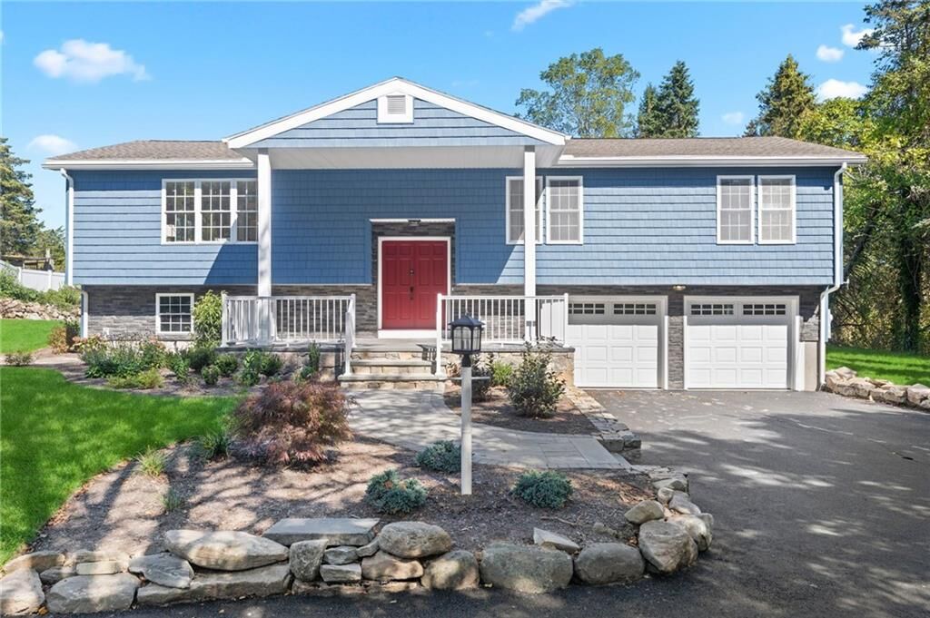 Property Photo: 4 Shore Road RI 02891