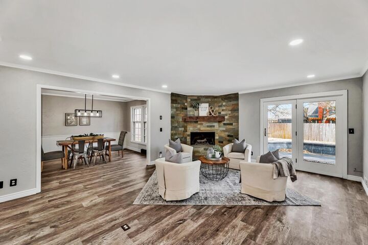Property Photo: 720 N Stratford Ln KS 67206