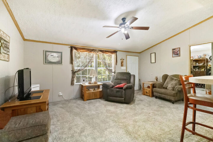 Property Photo: 204 County Road 906 TN 37331