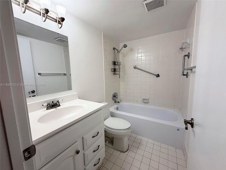 Property Photo: 151 SW 135th Ter 212T FL 33027