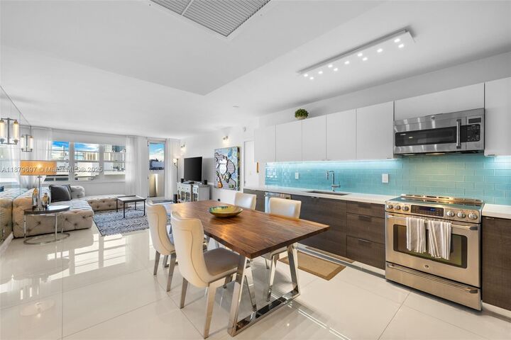 Property Photo:  100 Lincoln Rd 1523/1525  FL 33139 