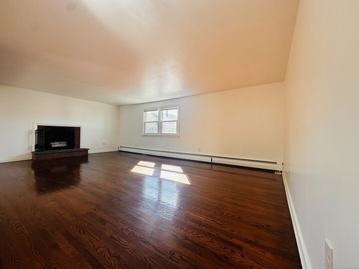 Property Photo: 266 Linwood Street CT 06052