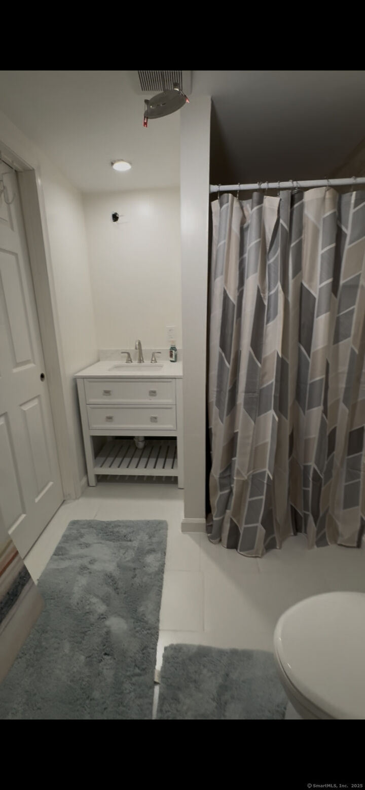 Property Photo:  235 Country Lane Studio 2  CT 06118 
