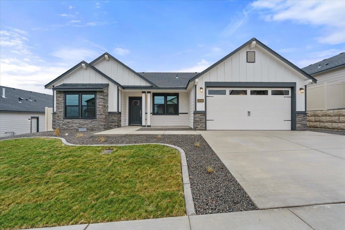 Property Photo:  18148 E Barclay Ct 5/4 Snowbrush  WA 99016 