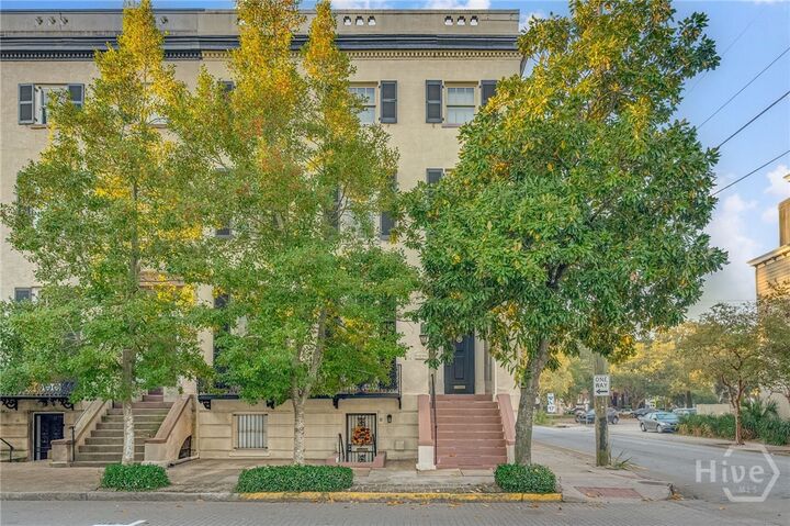 25 W Perry Street  Savannah GA 31401 photo