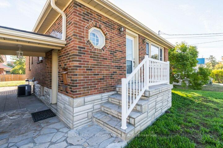 Property Photo: 18 Holmes Road ON K8P 4G6