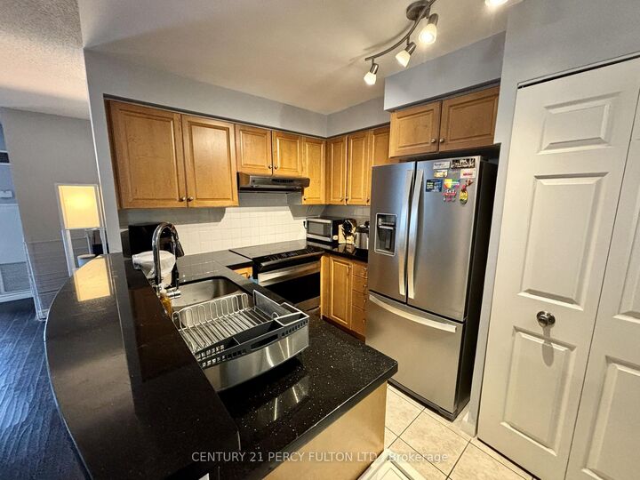 Property Photo: 7 Lorraine Drive 2003 ON M2N 7H2