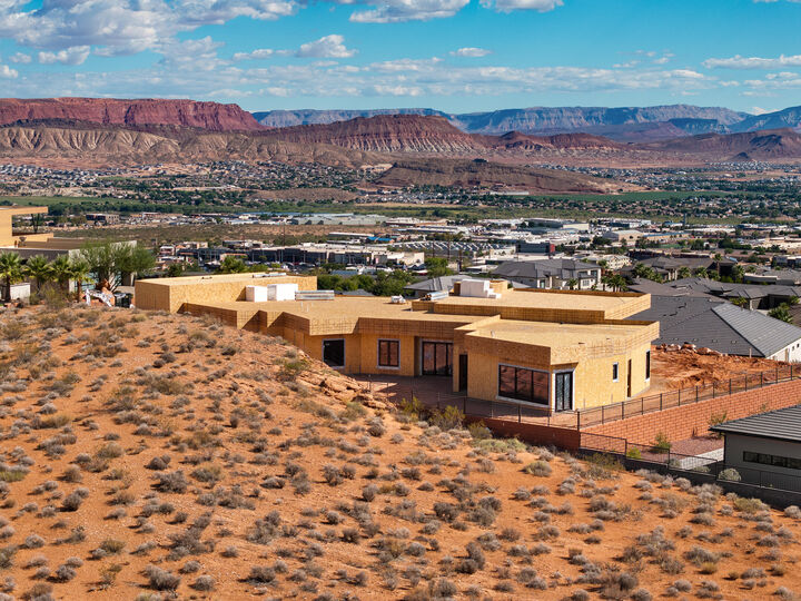 Property Photo: 147 N Westgate Hills Dr UT 84780