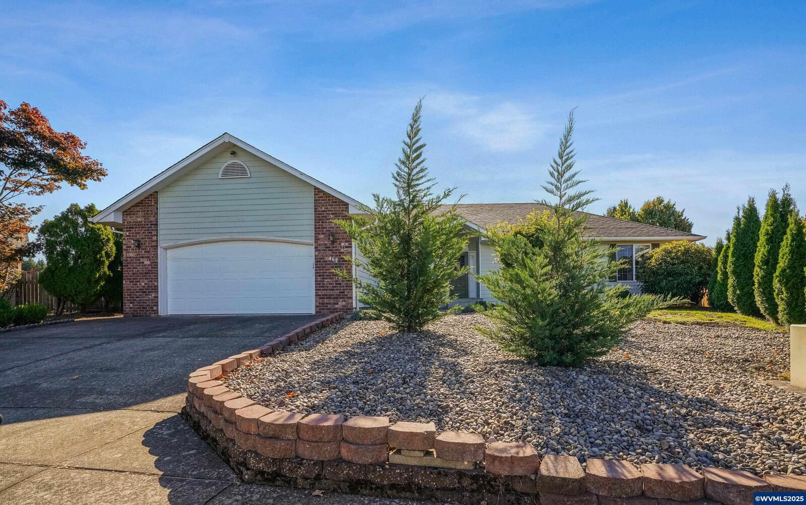 Property Photo: 468 SE Davis St OR 97338