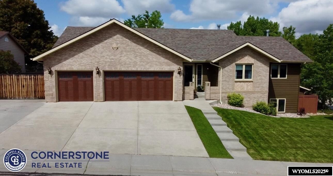 Property Photo: 1310 Hornchurch Avenue WY 82609
