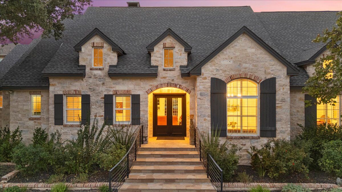 Property Photo: 1632 Resaca Boulevard TX 78738